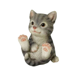 A csod&aacute;latos MagicHome Kiscica dekor&aacute;ci&oacute; minden kertet &eacute;s udvart megsz&eacute;p&iacute;t. A dekor&aacute;ci&oacute; egy vir&aacute;g&aacute;gy&aacute;s sz&iacute;nes kieg&eacute;sz&iacute;tőjek&eacute;nt is meg&aacute;llja a hely&eacute;t a vir&aacute;gok &eacute;s bokrok k&ouml;z&ouml;tt. A dekor&aacute;ci&oacute; m&eacute;retei 8,3 x 8,2 x 8,2 x 11,5 cm.