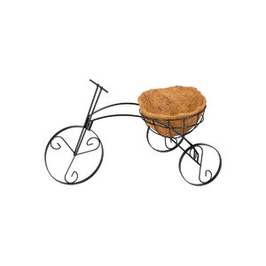 M&eacute;retek:30 &times; 48 &times; 30 cm Anyag:Porfestett vas - korr&oacute;zi&oacute;&aacute;ll&oacute; Sz&iacute;n:Fekete - eleg&aacute;ns &eacute;s visszafogott Haszn&aacute;lat:Alkalmas belt&eacute;rre &eacute;s k&uuml;lt&eacute;rre egyar&aacute;nt, ide&aacute;lis n&ouml;v&eacute;nytart&oacute;k elhelyez&eacute;s&eacute;re Design:Ker&eacute;kp&aacute;r alak&uacute;, hogy kertj&eacute;nek vagy otthon&aacute;nak vintage megjelen&eacute;st k&ouml;lcs&ouml;n&ouml;zz&ouml;n